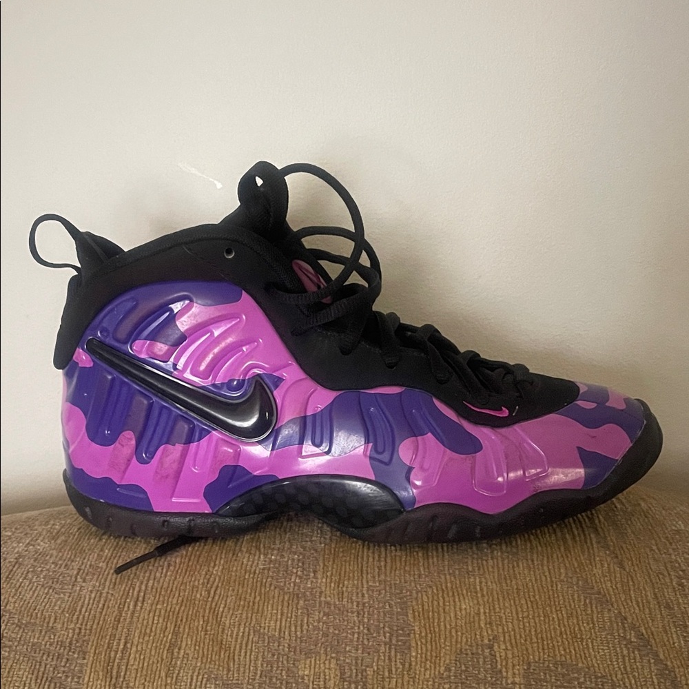 Nike Kids Black and Purple Sneakers